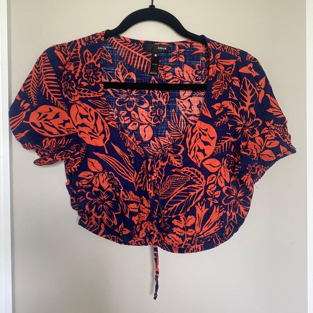 -cropped floral top